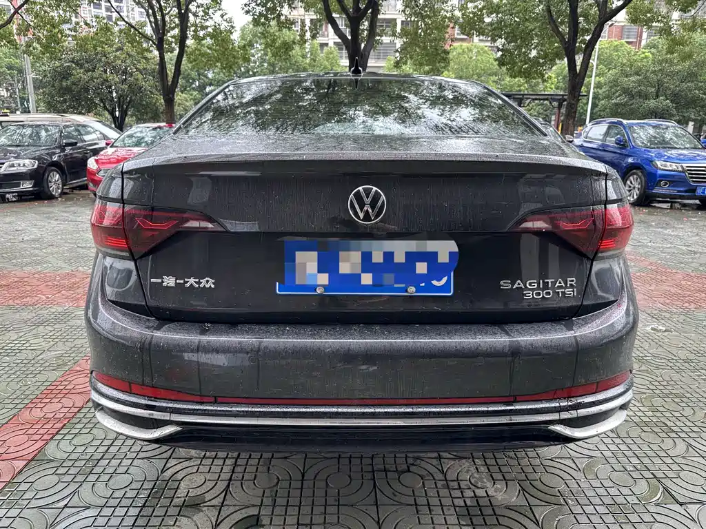 VOLKSWAGEN SAGITAR