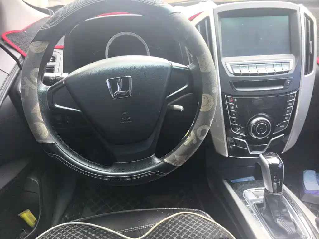 Luxgen U6 — миниатюра 11