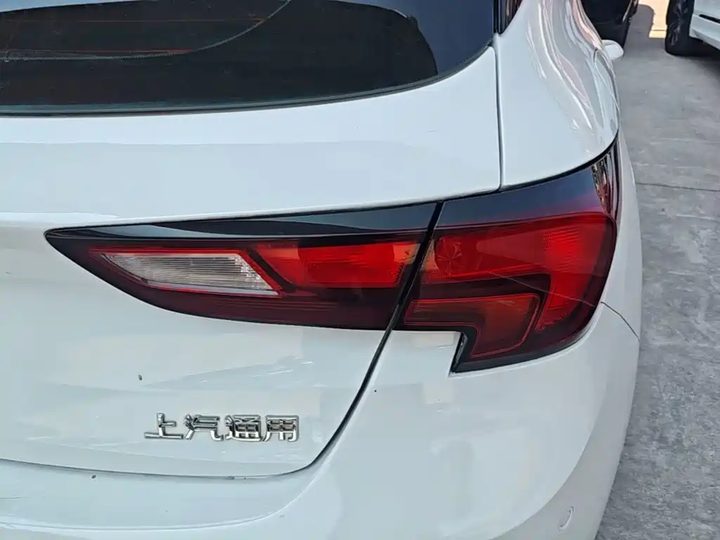 Buick Verano — миниатюра 8