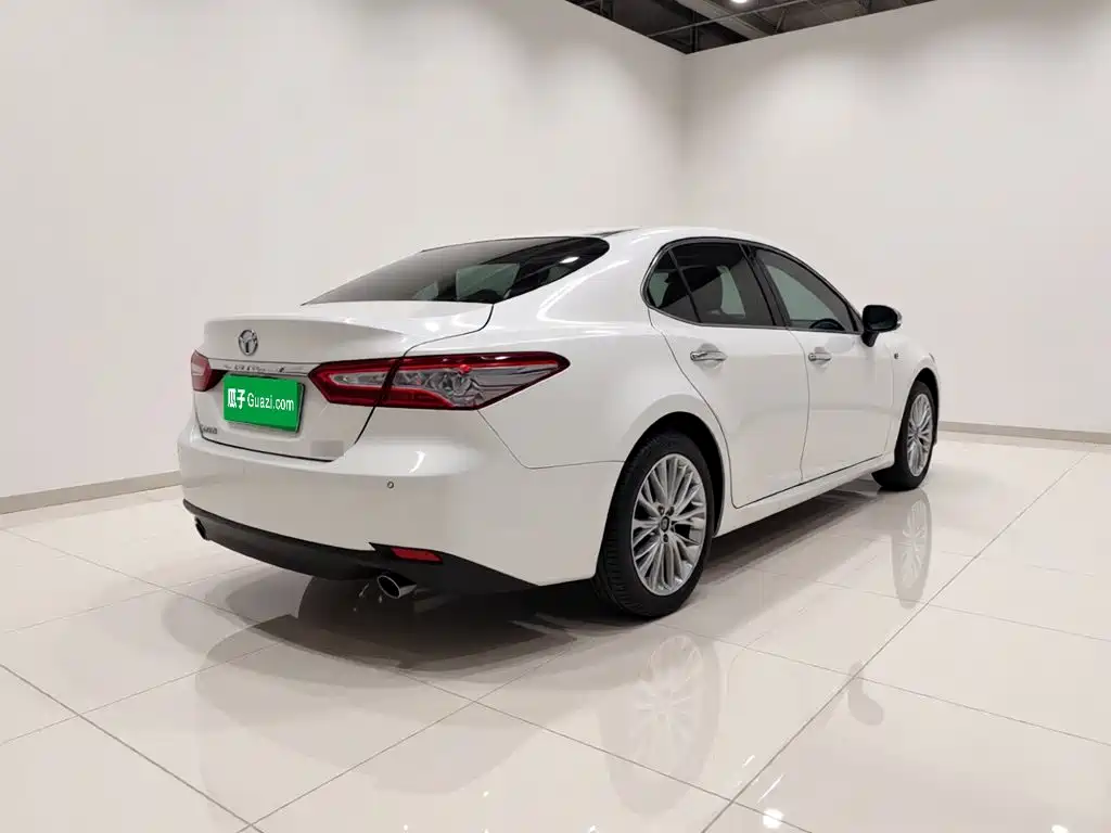 Toyota Camry — миниатюра 6