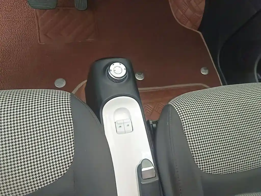Wuling MINIEV — миниатюра 14