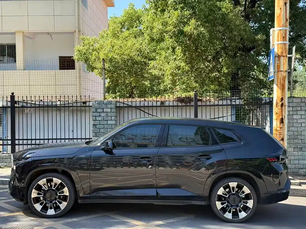 BMW XM 2023 50e