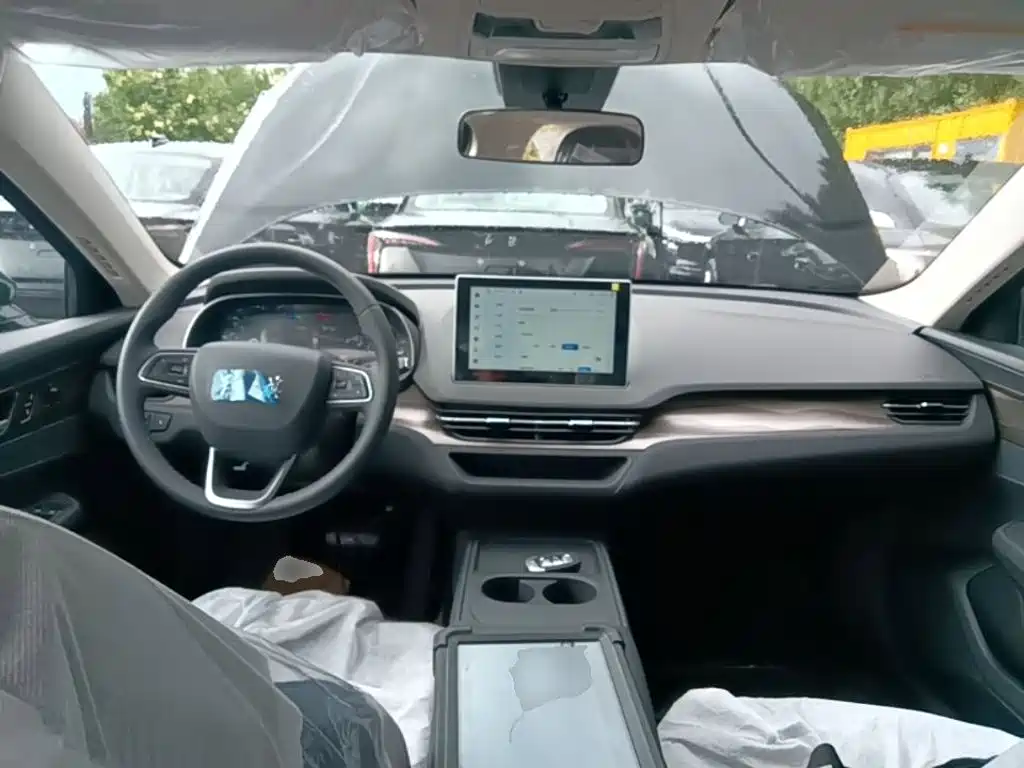Hongqi E-QM5 2025 610km PLUS