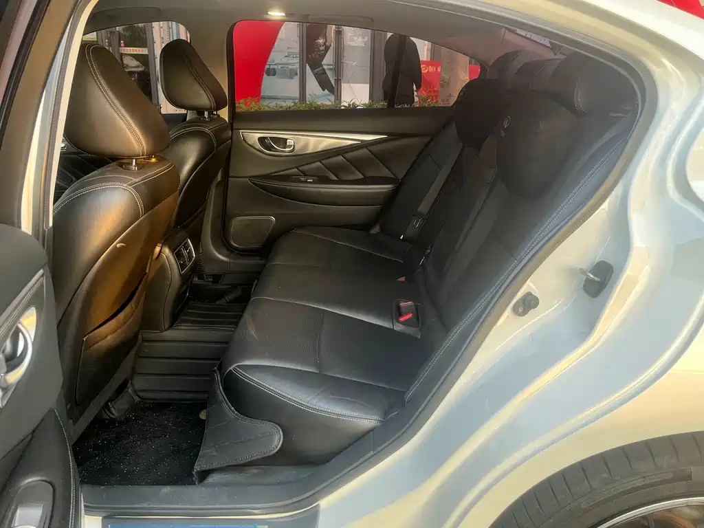 INFINITI Q50L