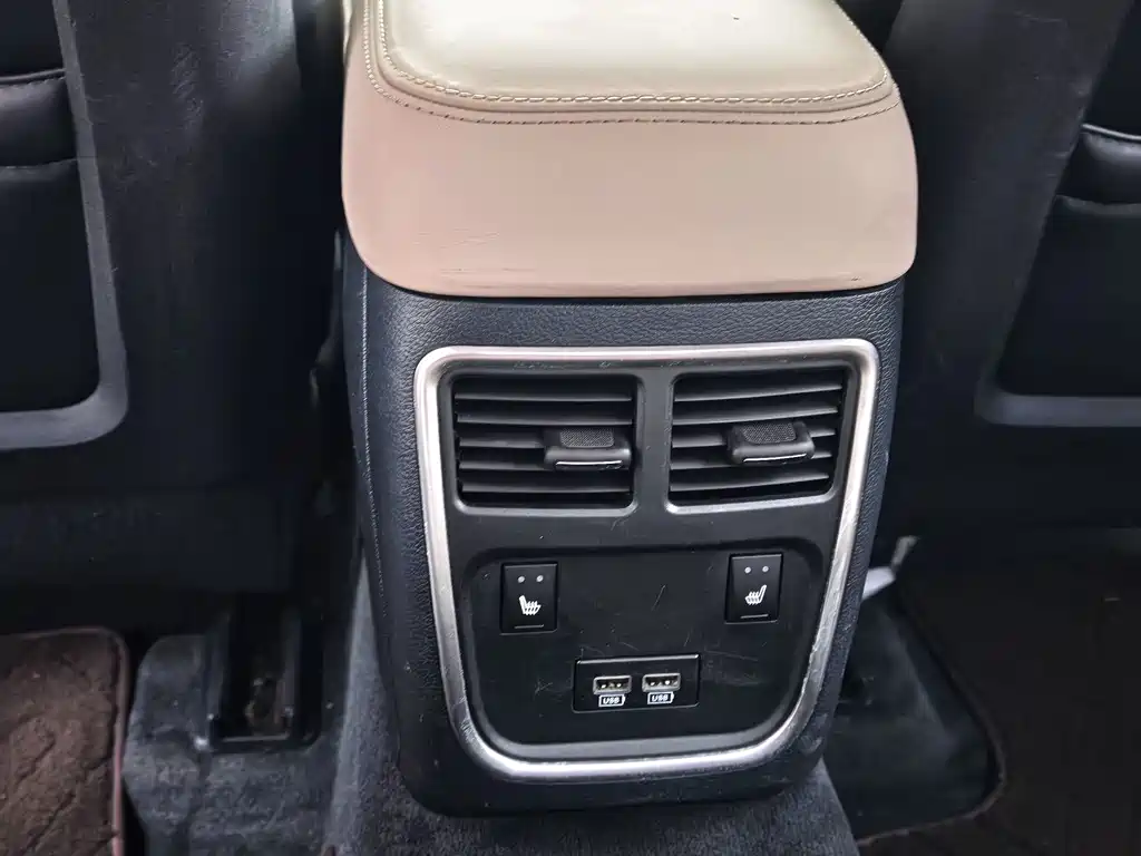 Chrysler 300C — миниатюра 14