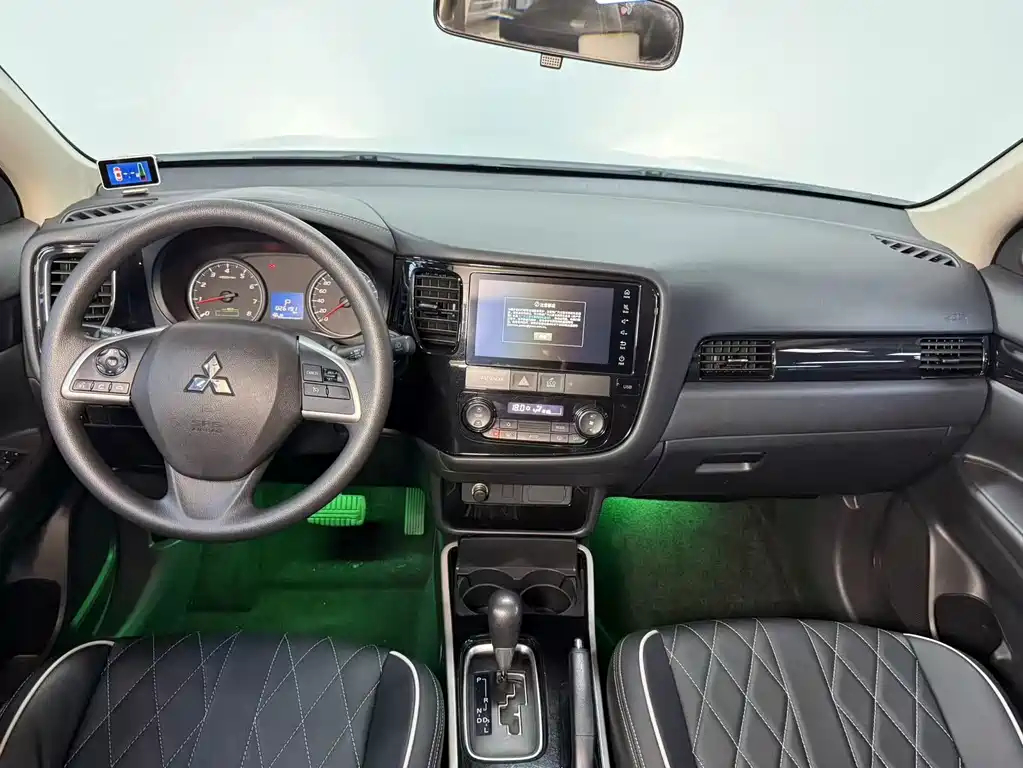 Mitsubishi Outlander Facelift 2.0L 2WD Smooth Travel Edition 5 seats, фото 11