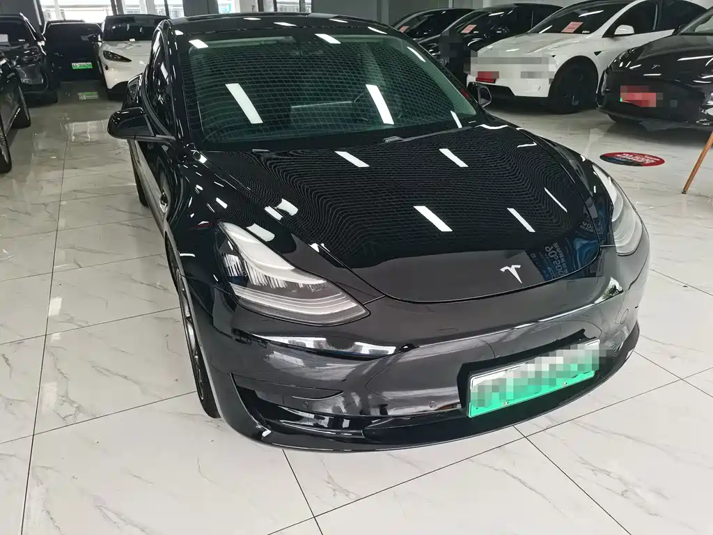 Tesla Model 3 — миниатюра 3