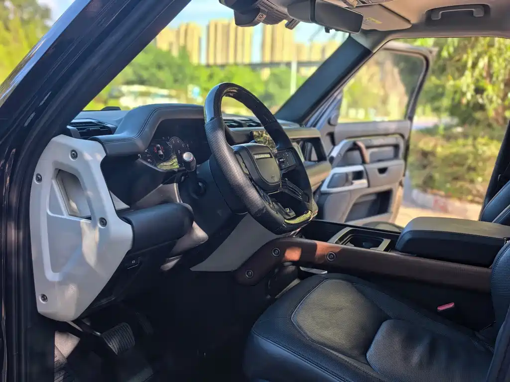 Land Rover Defender — миниатюра 8