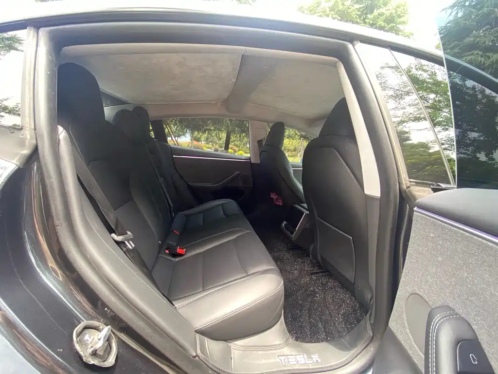 Tesla Model 3 — миниатюра 9