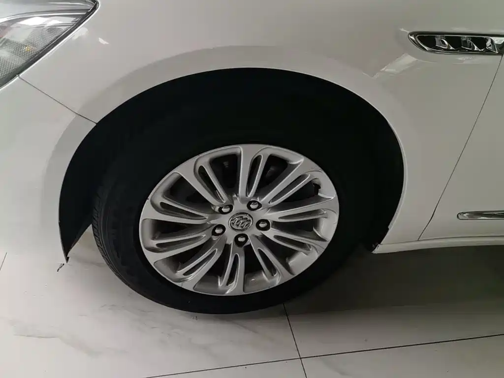 Buick LaCrosse — миниатюра 23