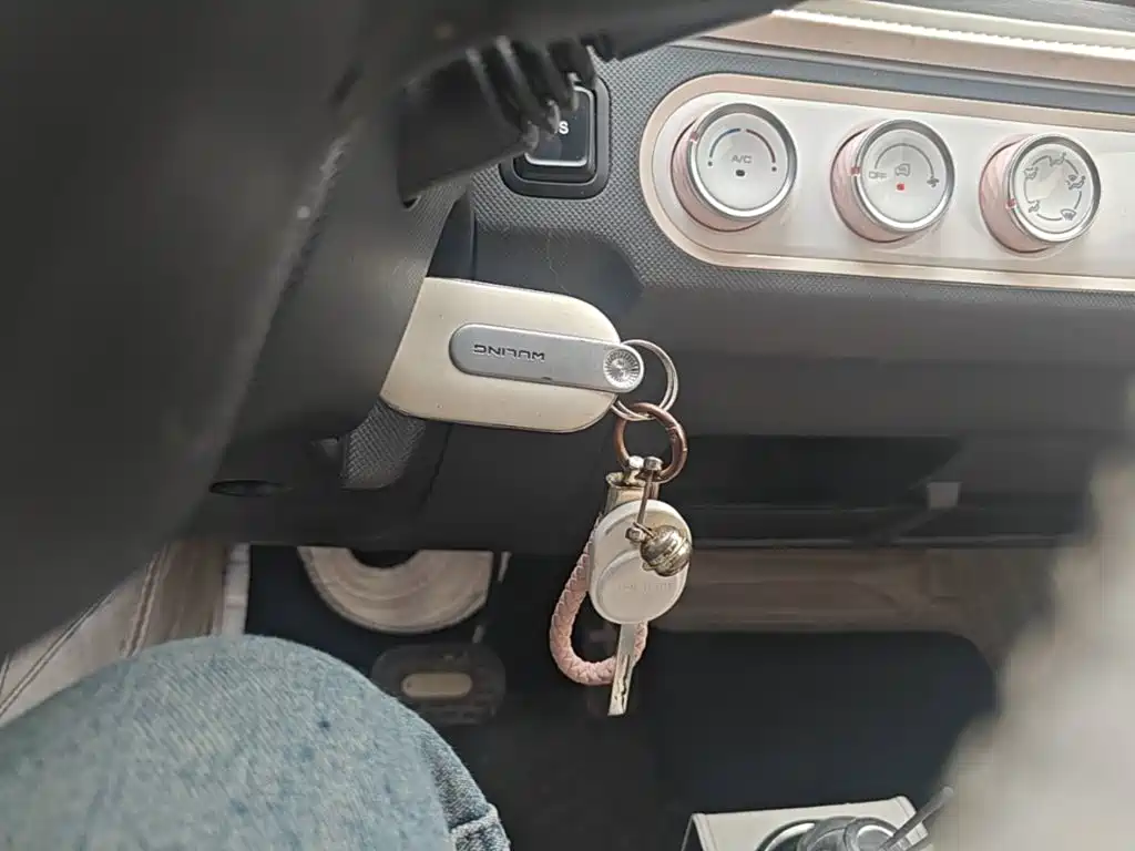 Wuling MINIEV — миниатюра 9