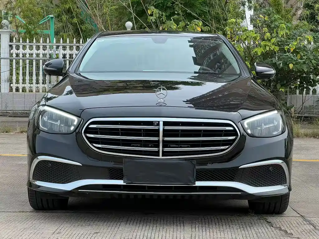 Mercedes-Benz E-Class — миниатюра 2