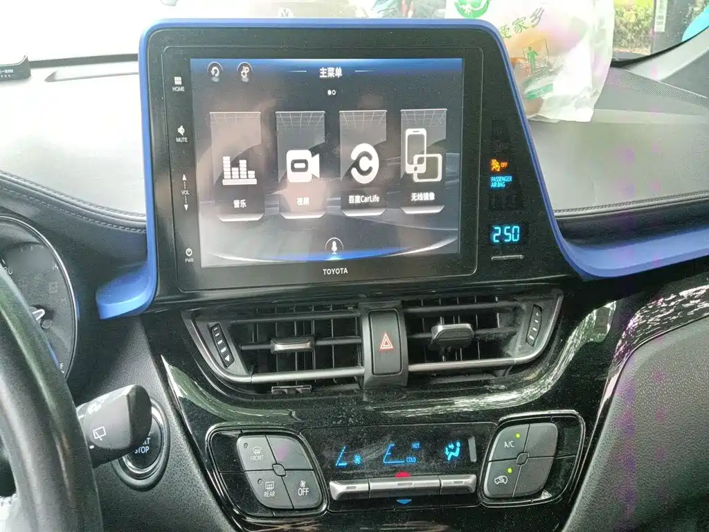 Toyota IZOA — миниатюра 6