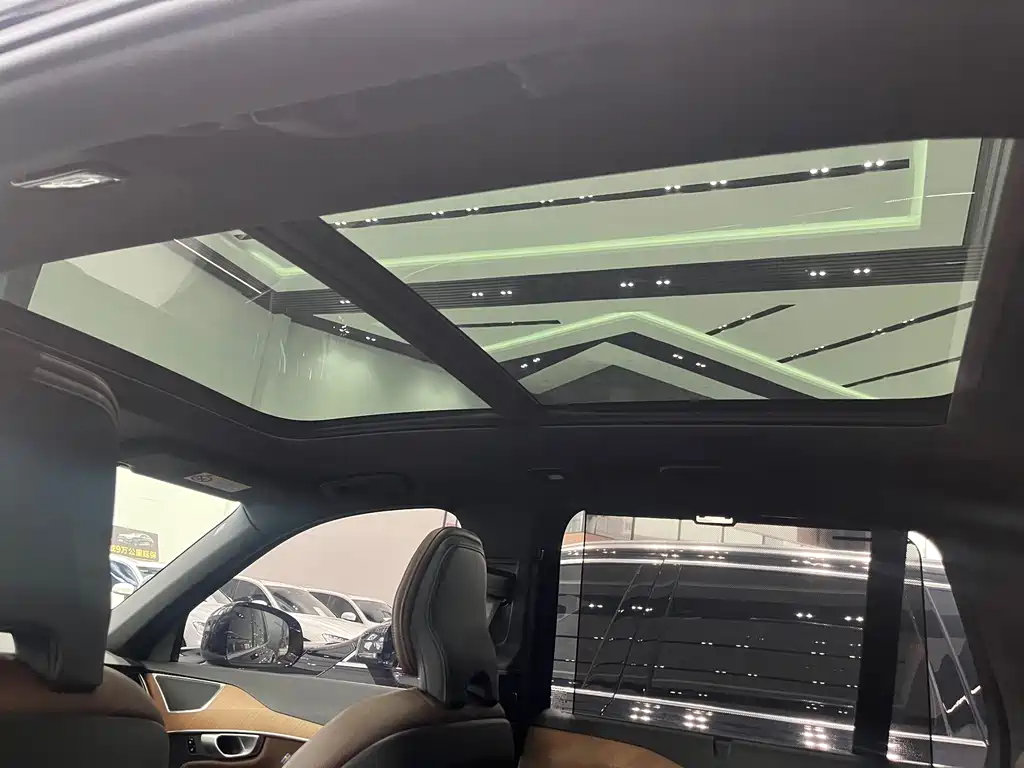 Volvo XC90 2024 B6 Luxury 7 мест