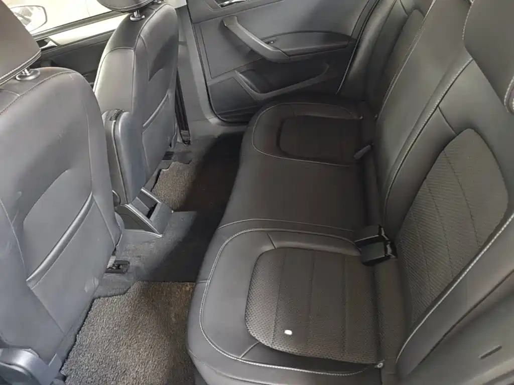 Skoda Rapid Spaceback — миниатюра 17