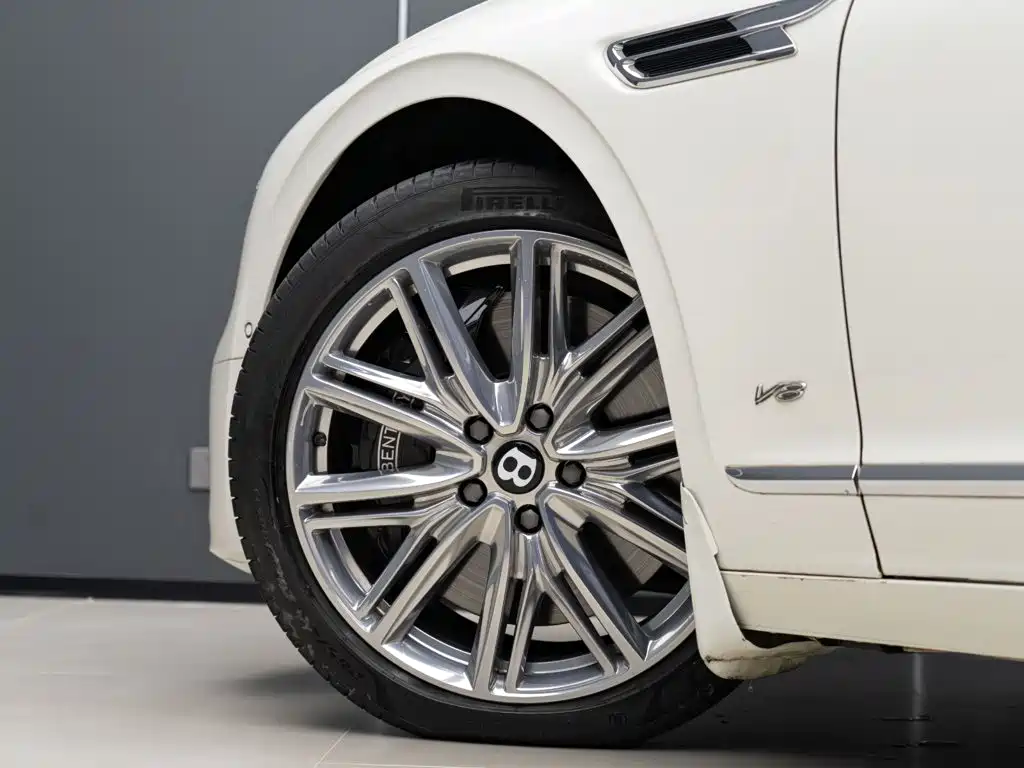 Bentley Flying Spur — миниатюра 5
