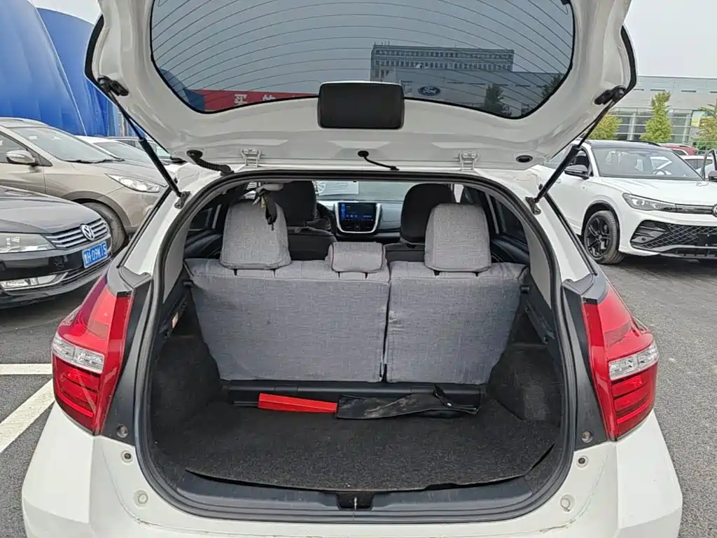 Toyota Yaris L — миниатюра 19