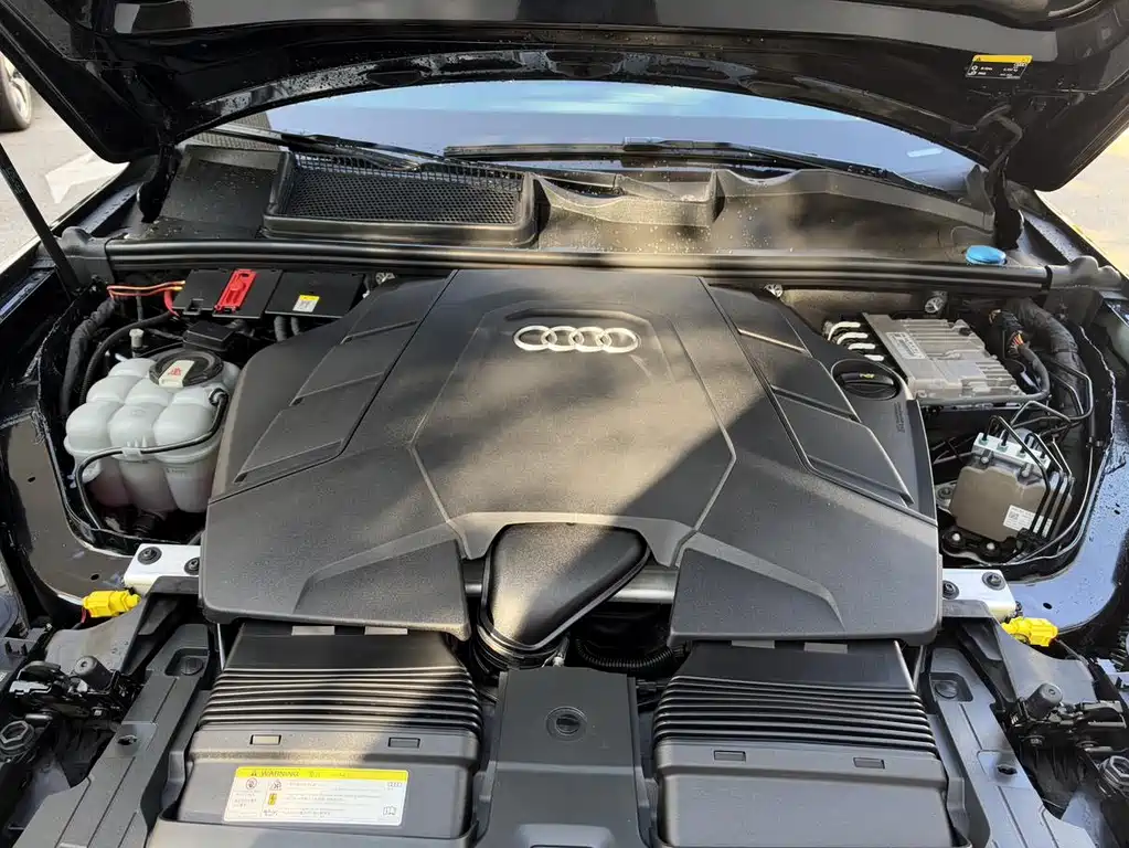 Audi Q7 — миниатюра 5