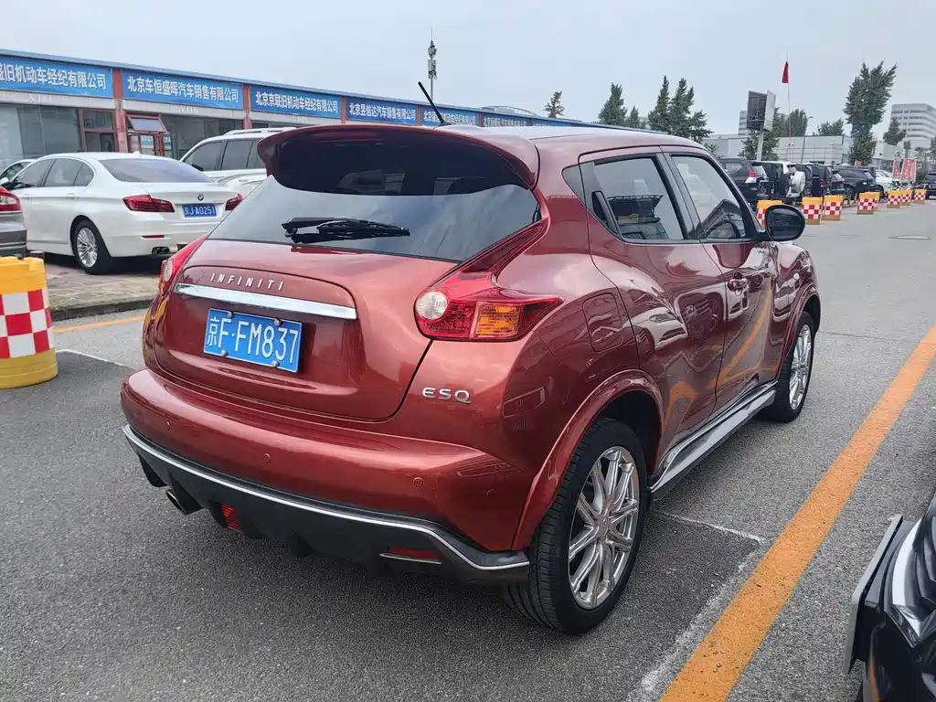 INFINITI ESQ