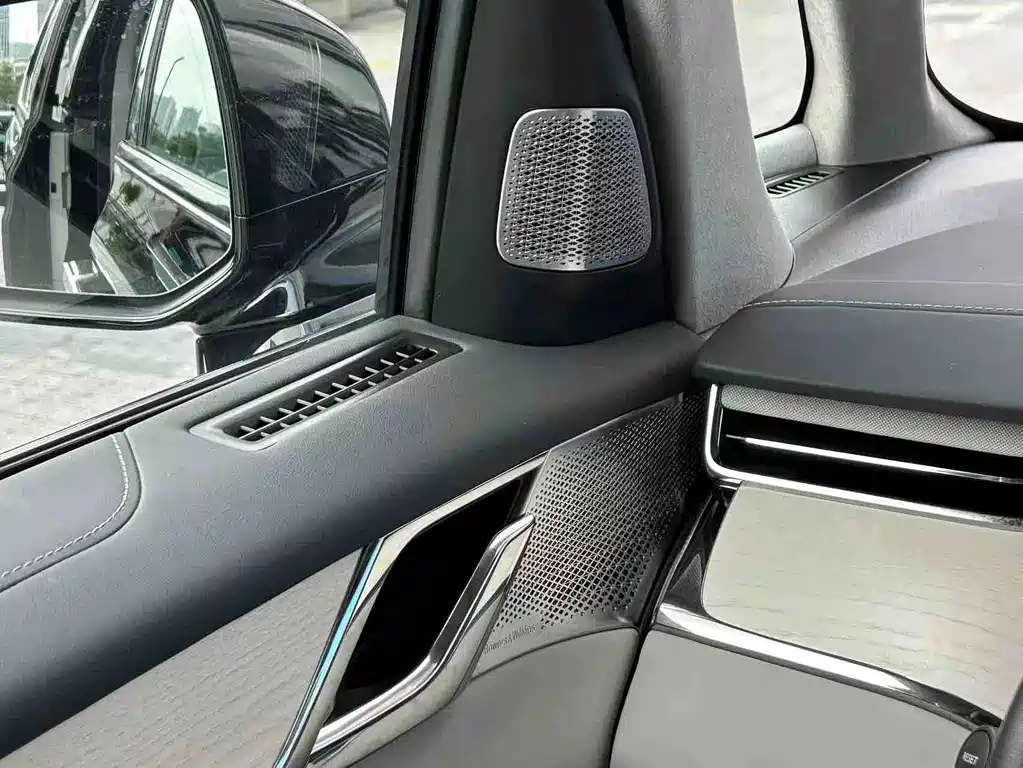 Volvo EM90 — миниатюра 5