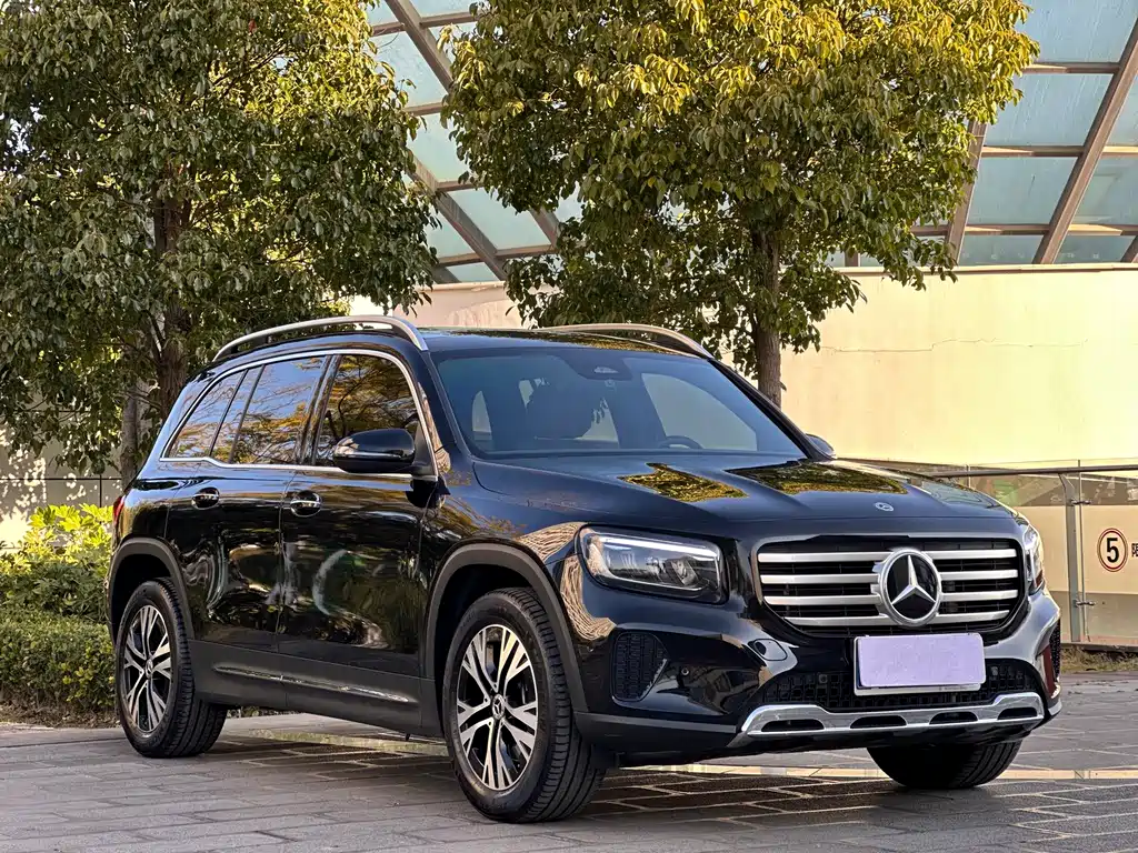 MERCEDES-BENZ GLB