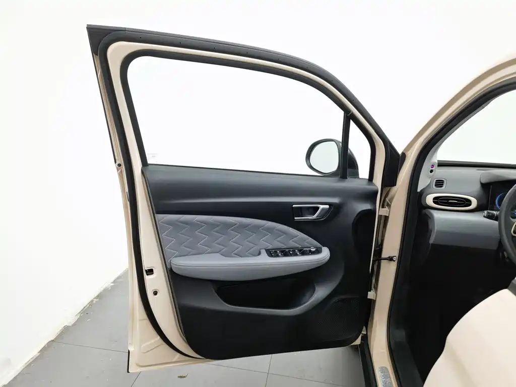 Leapmotor Leapmotor T03 — миниатюра 8