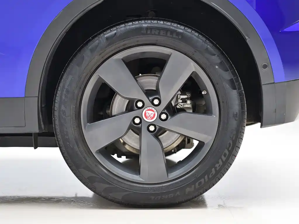 Jaguar E-PACE — миниатюра 24