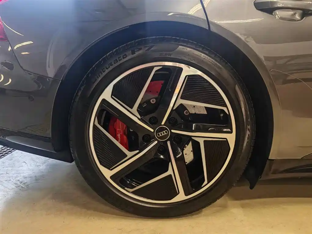 Audi RS e-tron GT — миниатюра 31