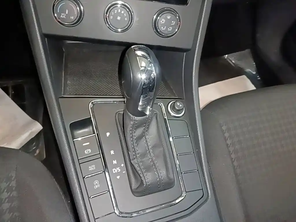 Volkswagen Bora — миниатюра 14