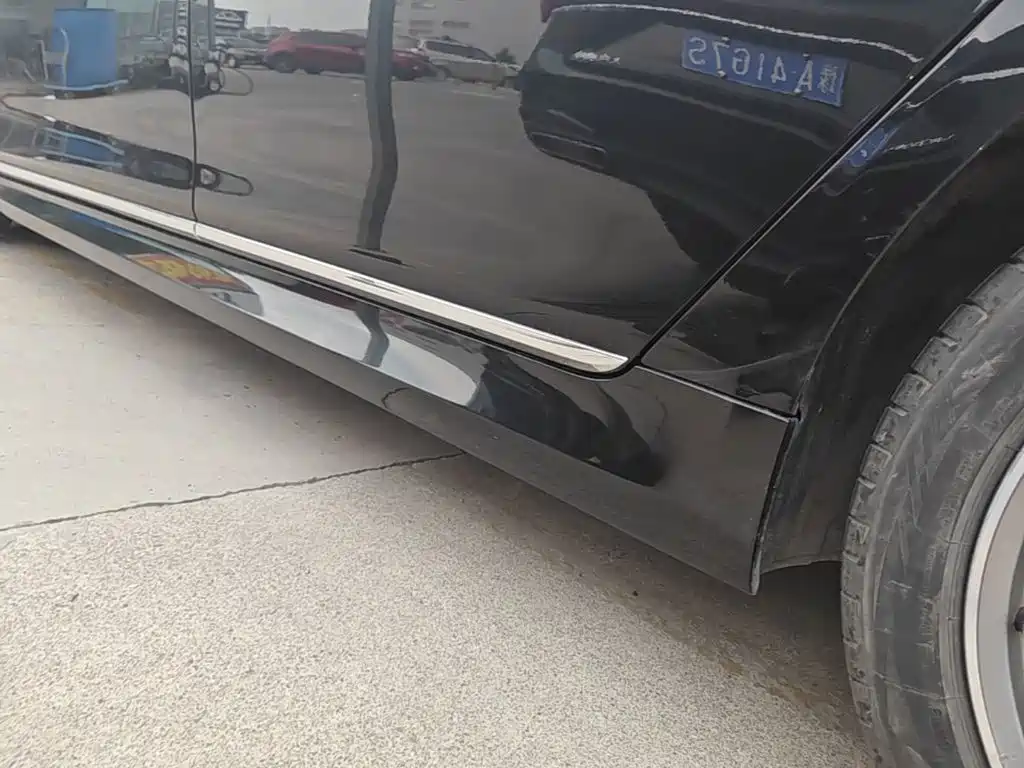 BMW 7 Series — миниатюра 22
