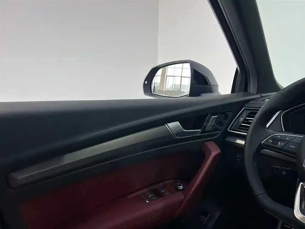 Audi Q5L 2025 45 40 TFSI Luxury