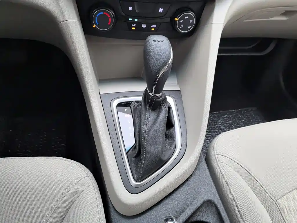 Buick Excelle — миниатюра 13