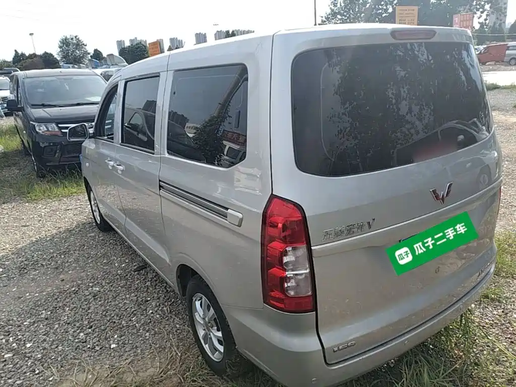 Wuling Hongguang V — миниатюра 5