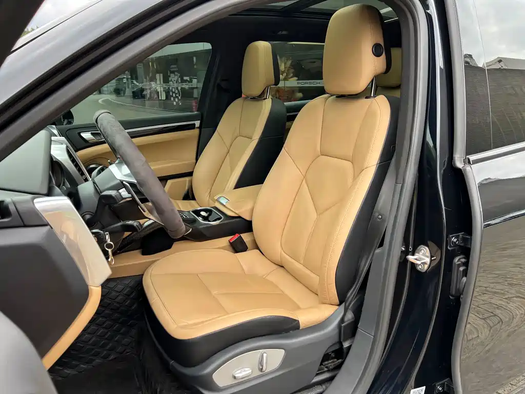 Porsche Cayenne — миниатюра 18