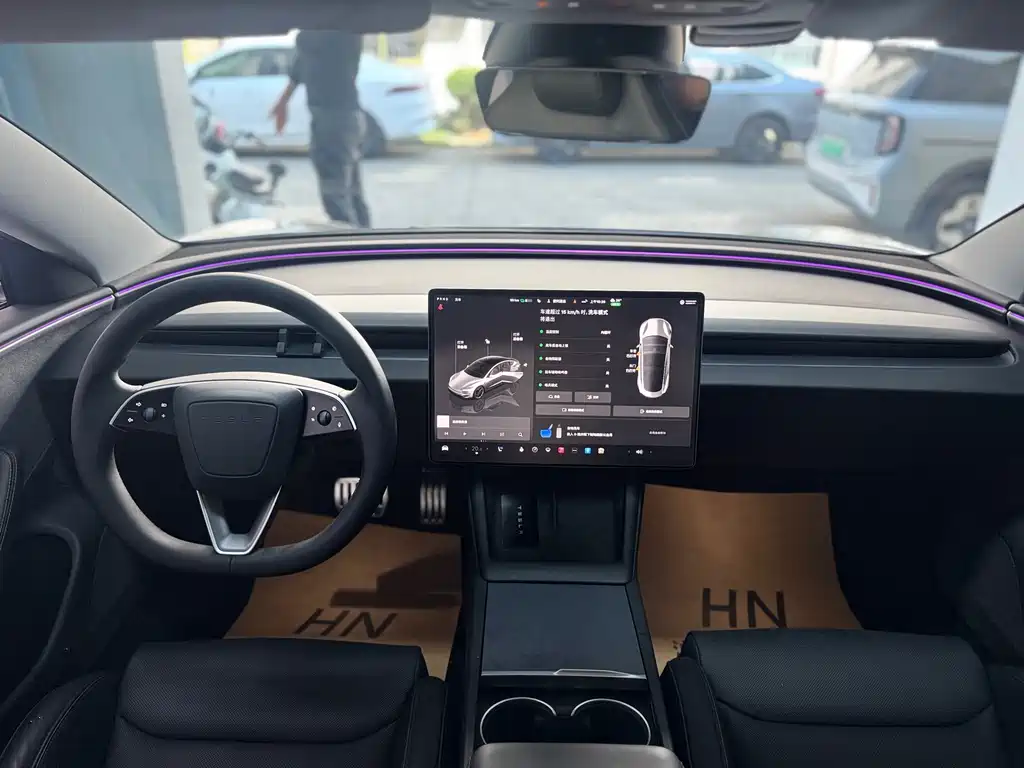 Tesla Model 3 — миниатюра 5