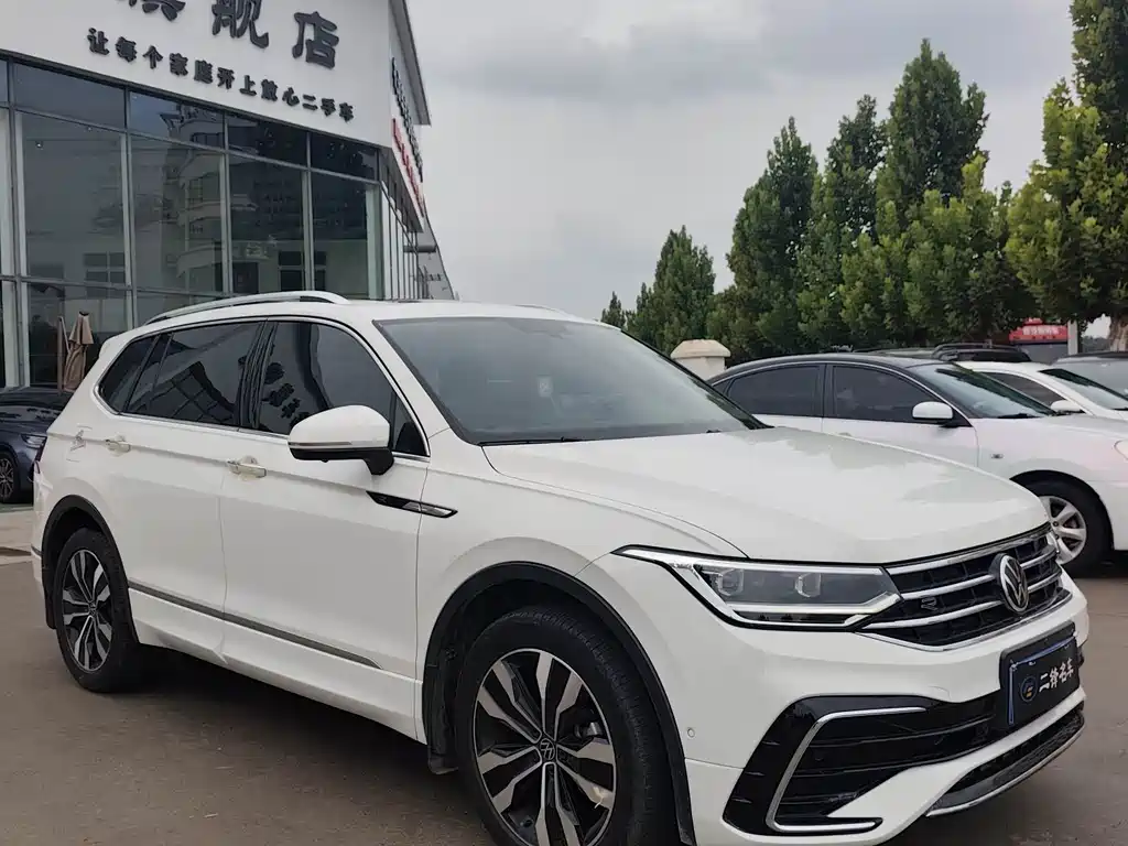 Volkswagen Tiguan L — миниатюра 3