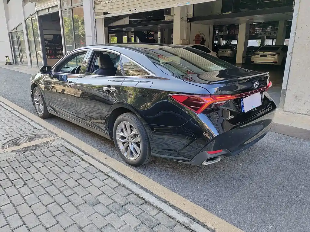 Toyota Avalon — миниатюра 4