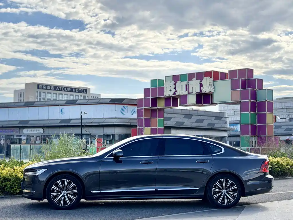 Volvo S90 2022 B5 Luxury