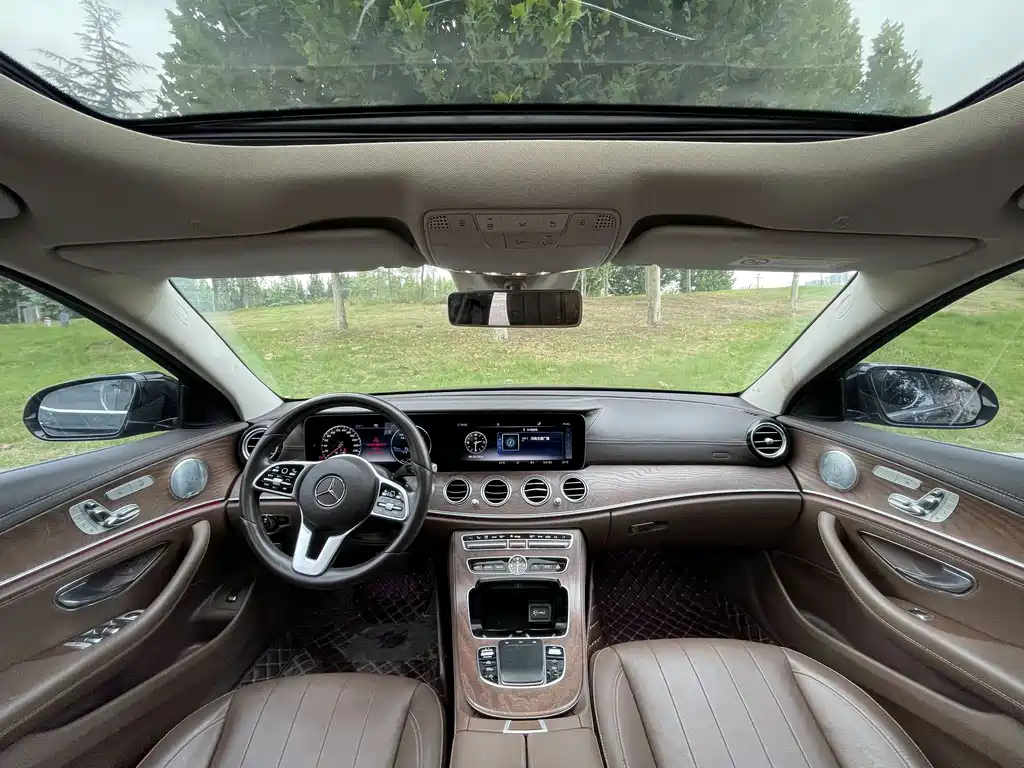Mercedes-Benz E-Class — миниатюра 9