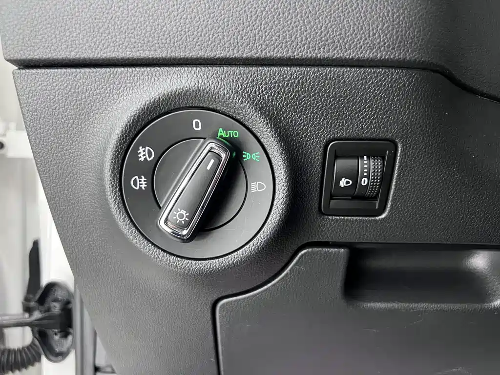 Skoda Karoq — миниатюра 8