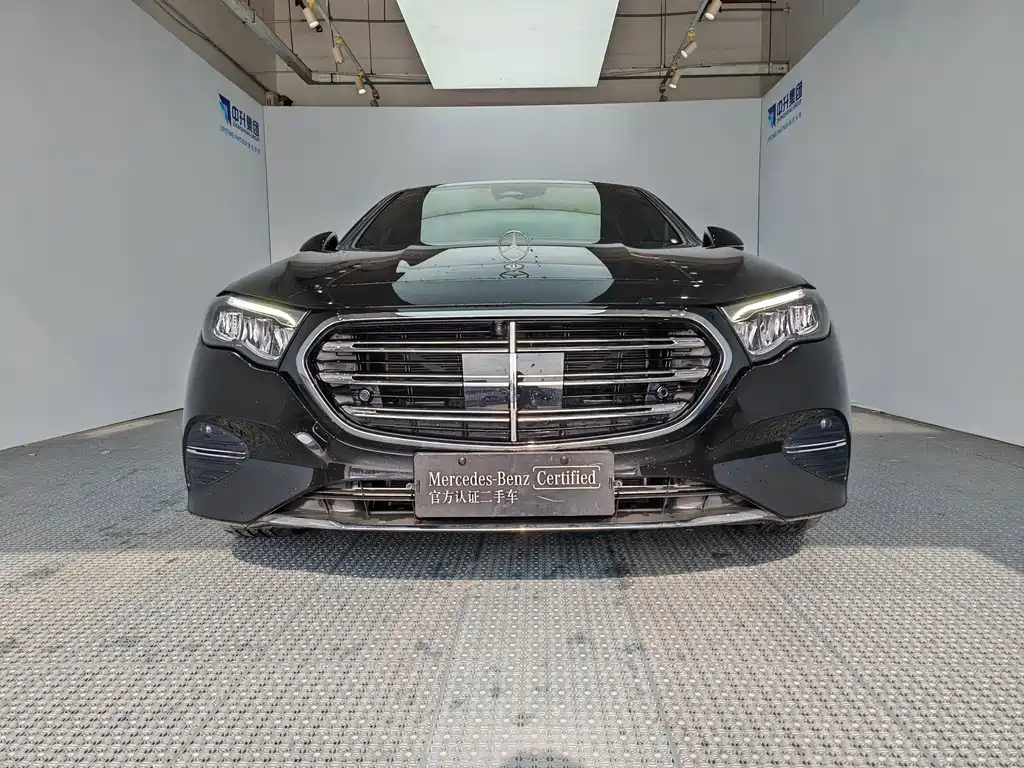 Mercedes-Benz E-Class — миниатюра 2
