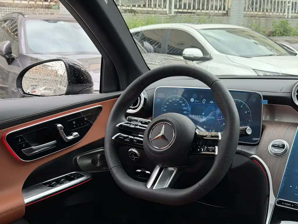 Mercedes-Benz GLC — миниатюра 14