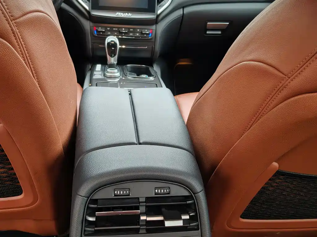 Maserati Ghibli — миниатюра 13