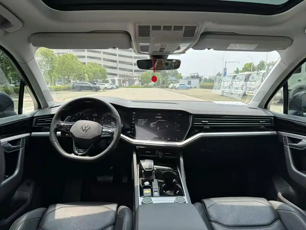 Volkswagen Touareg — миниатюра 22