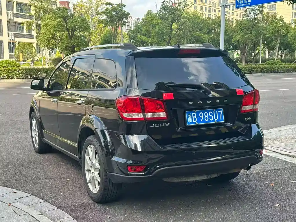 Dodge Journey — миниатюра 7