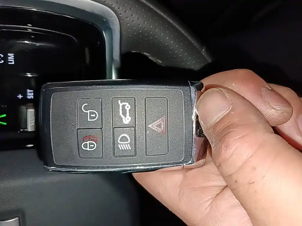 Land Rover Discovery Sport Hybrid — миниатюра 9