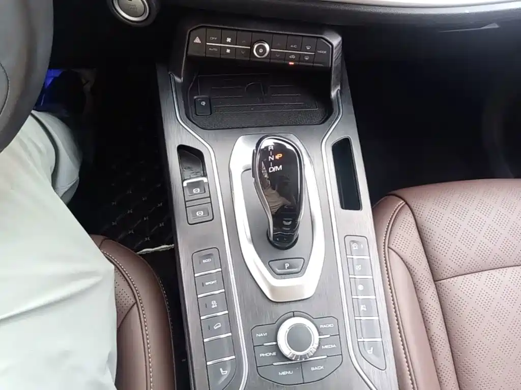 Wey Wey VV6 — миниатюра 14