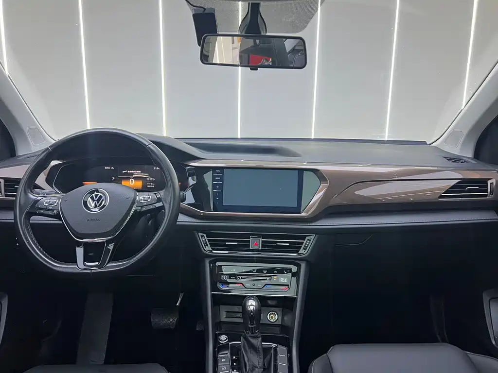 Volkswagen Tharu — миниатюра 6