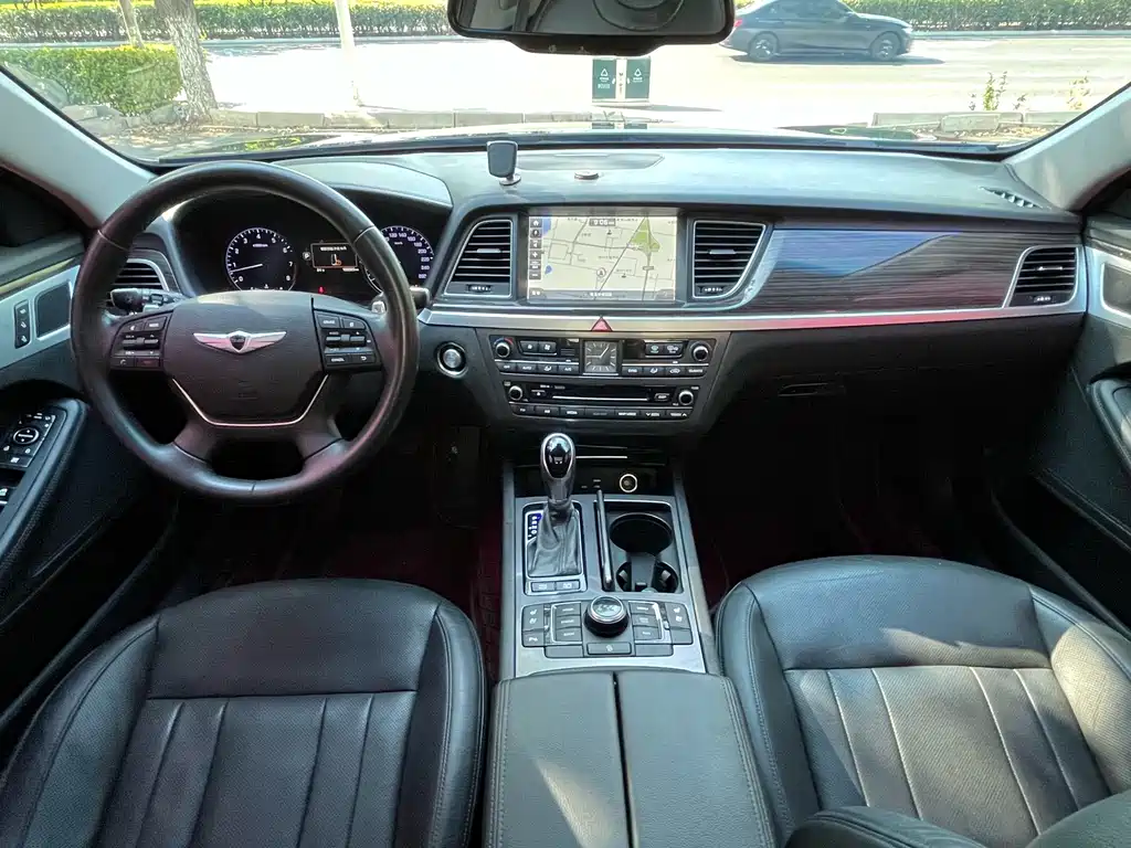 Hyundai Genesis — миниатюра 9