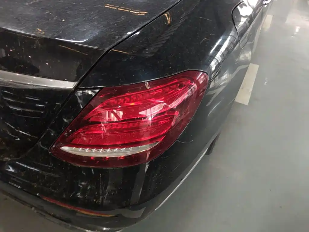 Mercedes-Benz E-Class — миниатюра 8